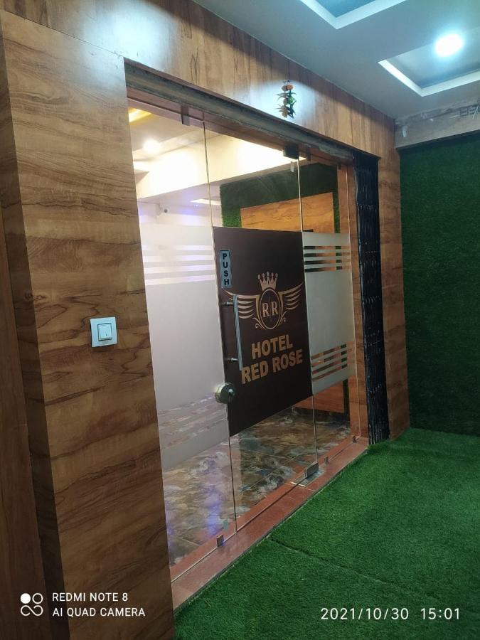 Hotel Red Rose Vadodara Extérieur photo