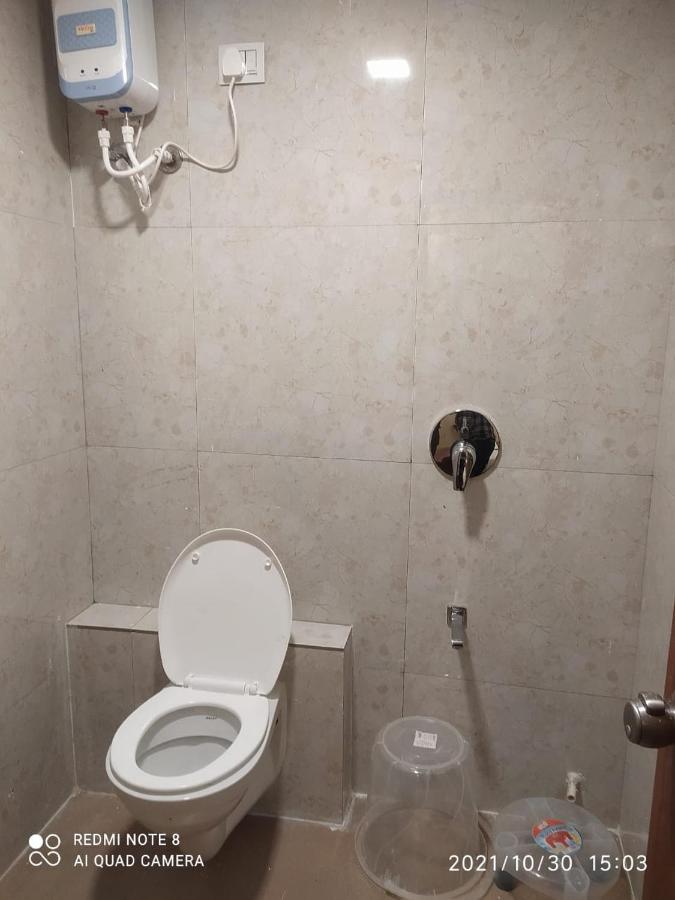 Hotel Red Rose Vadodara Extérieur photo