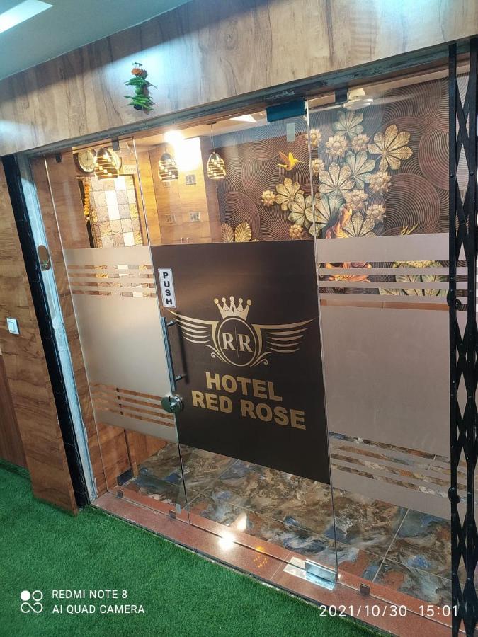 Hotel Red Rose Vadodara Extérieur photo
