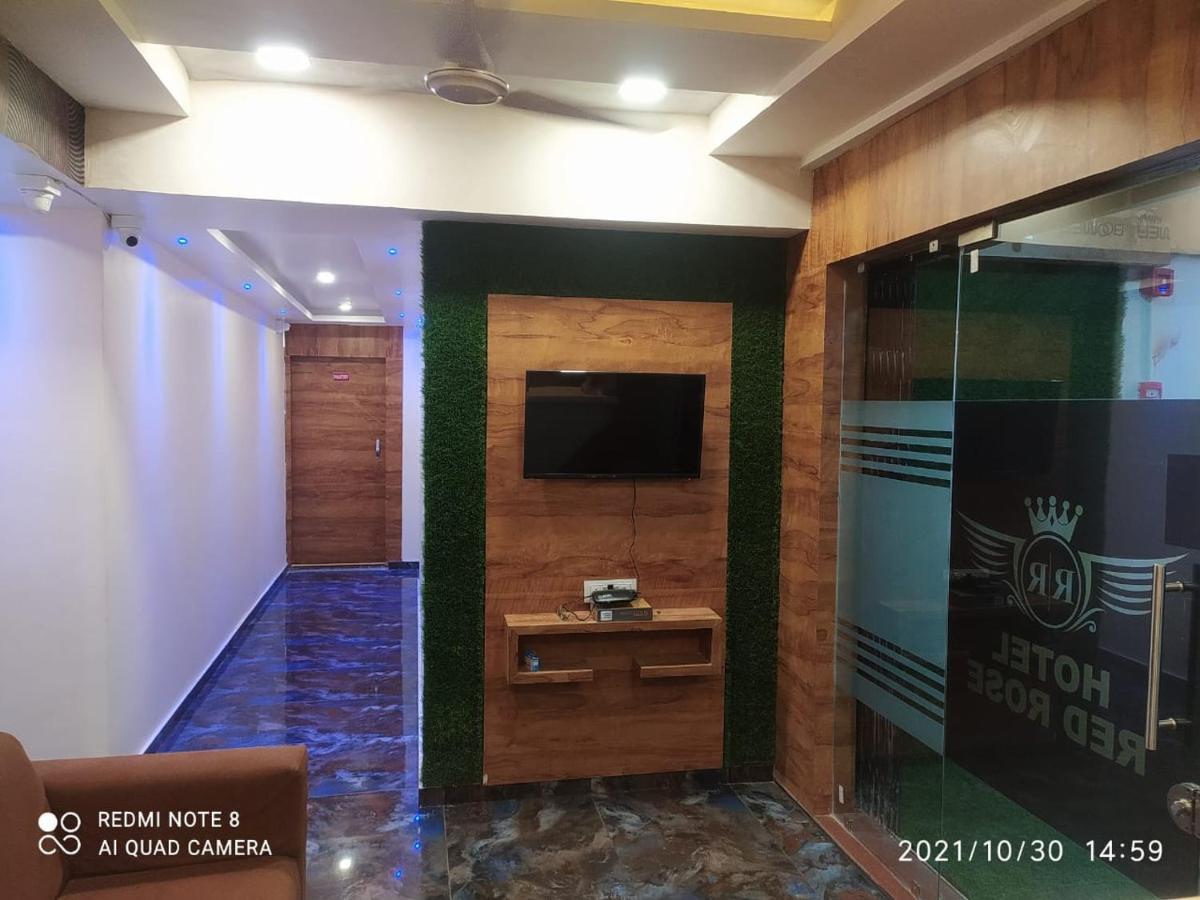 Hotel Red Rose Vadodara Extérieur photo